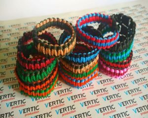 Cara membuat gelang dari tali kur