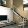 tangga minimalis di ruangan sempit