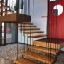 tangga minimalis keramik