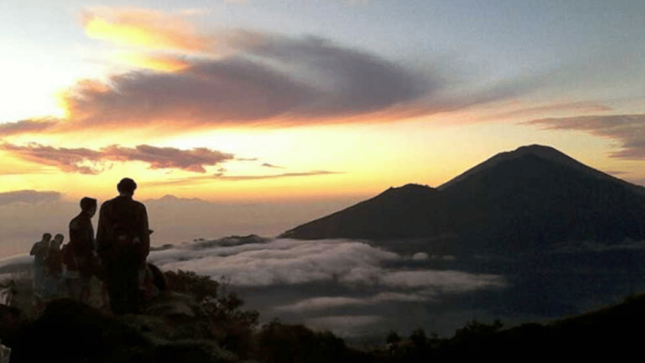 Sunrise Trekking gunung batur